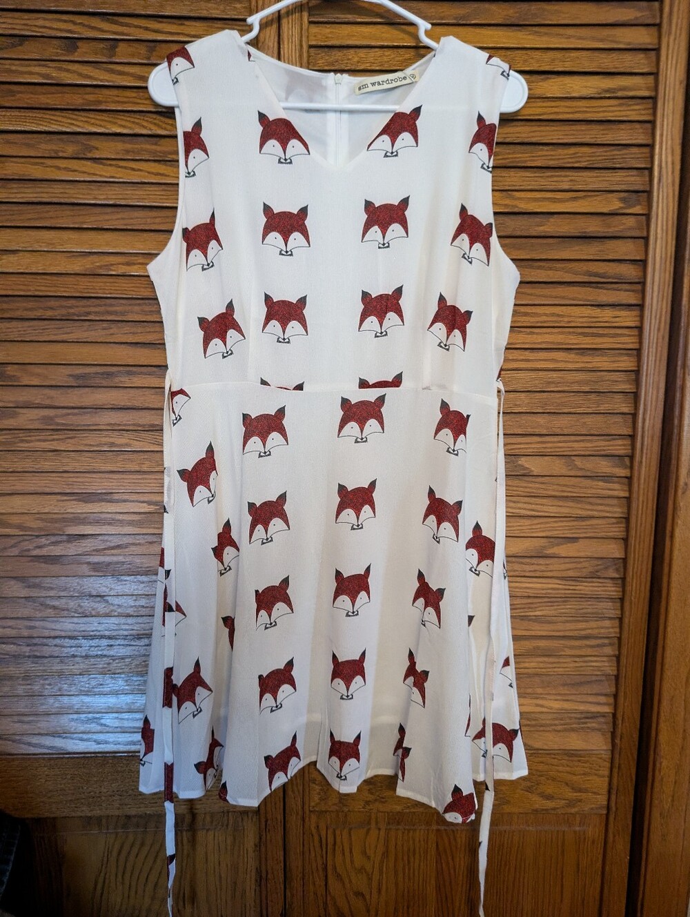 SM Wardrobe New Women's Sleeveless Dress With Fox Pattern Size Medium